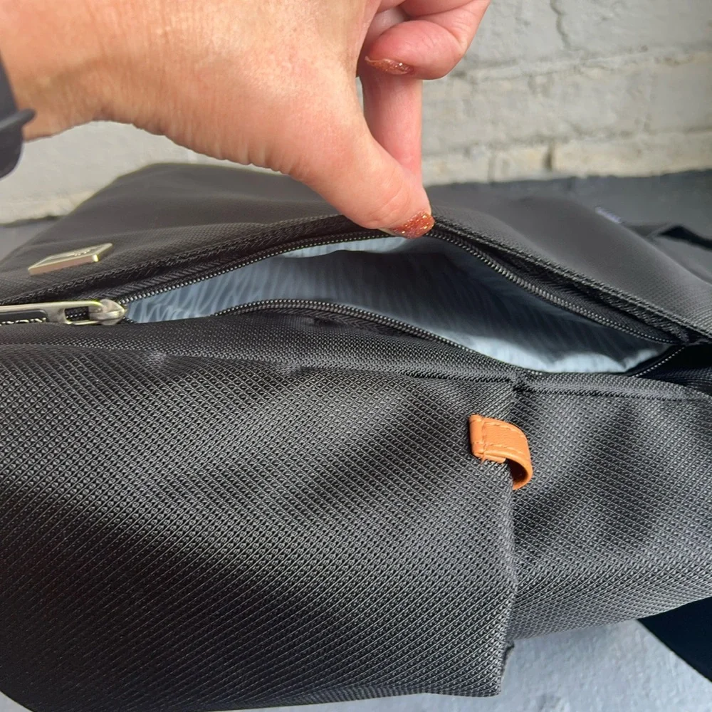 Ricardo Black Thermal Insulated LunchTravel Tote Laptop Bag